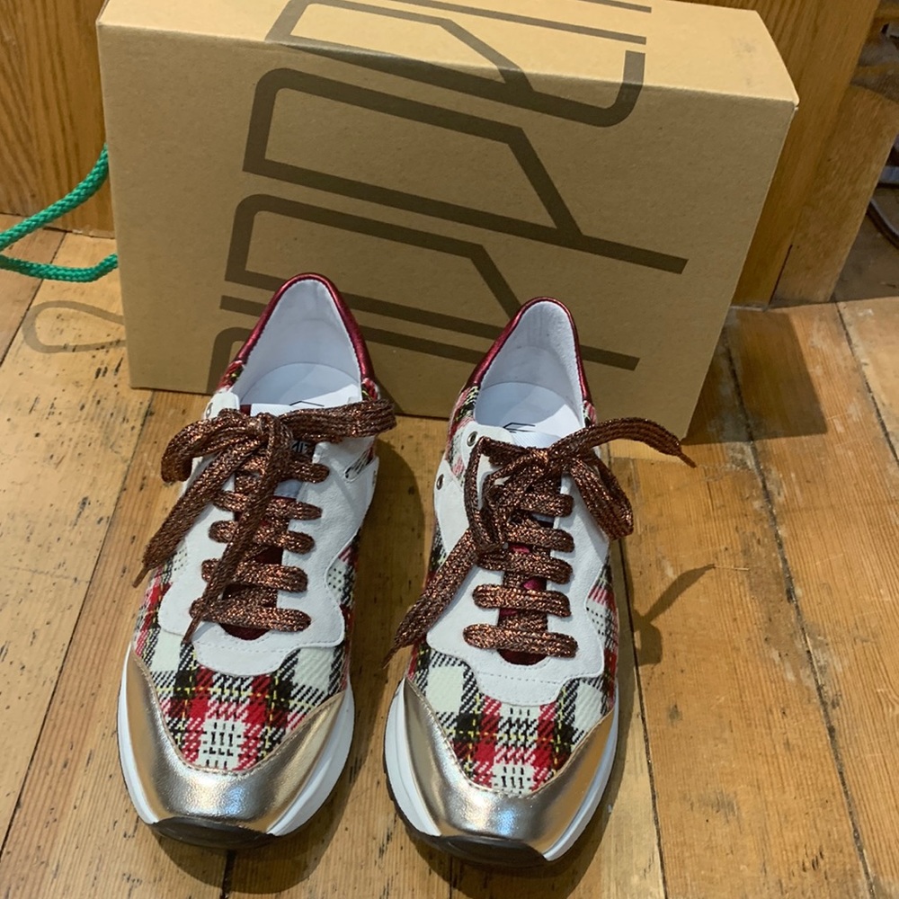 Nib Vaddia Red Tweed Tennis Shoe. Leather And Fabric. Made In Portugal.
